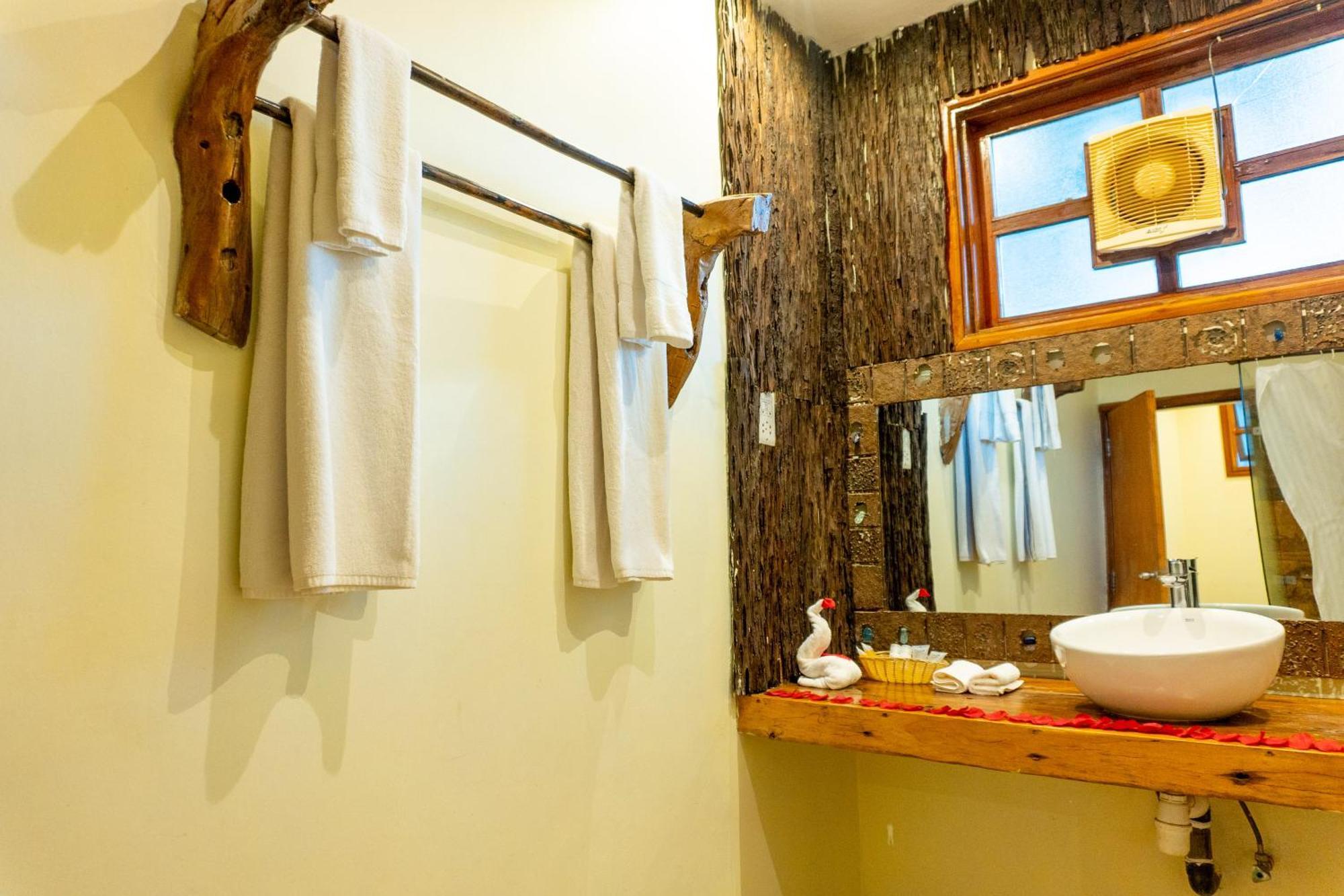 Weru Weru River Lodge Moshi Eksteriør bilde
